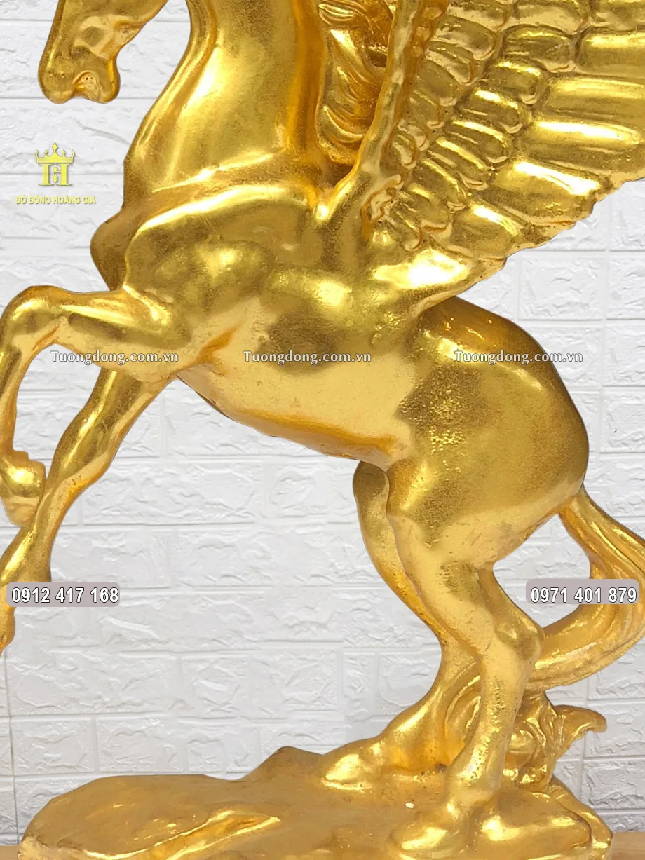 Dáng đứng của linh vật ngựa